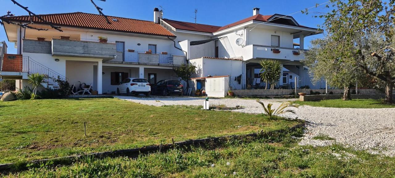 Casa Vacanze Cerreto 3 Miglianico Exterior photo